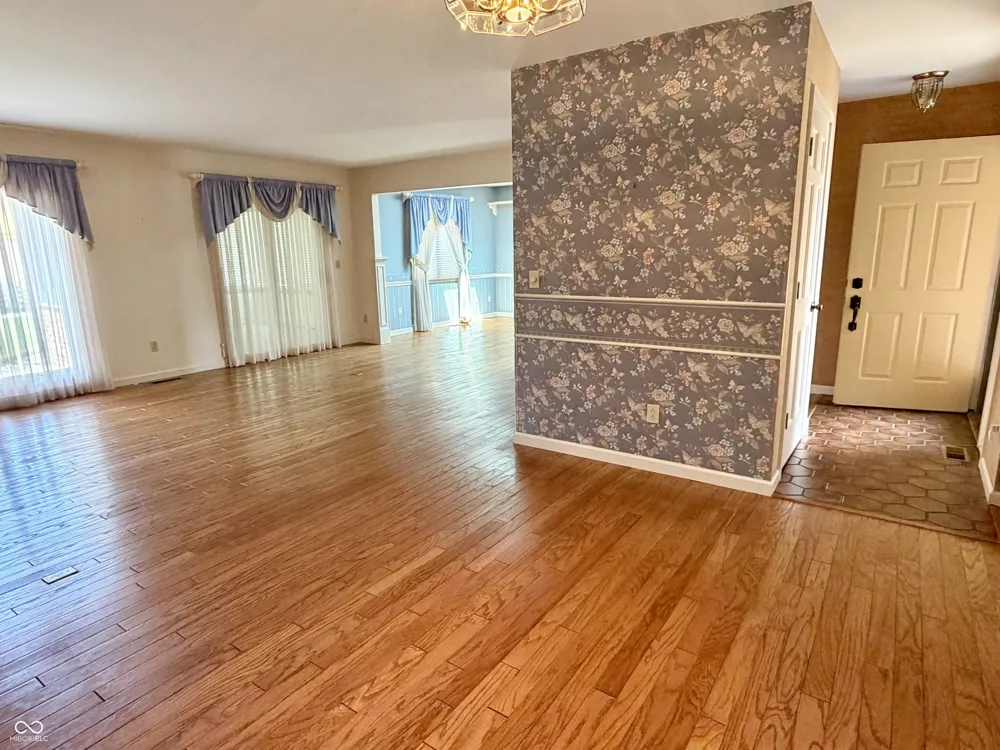1926 Saint James Place Anderson, IN 46012