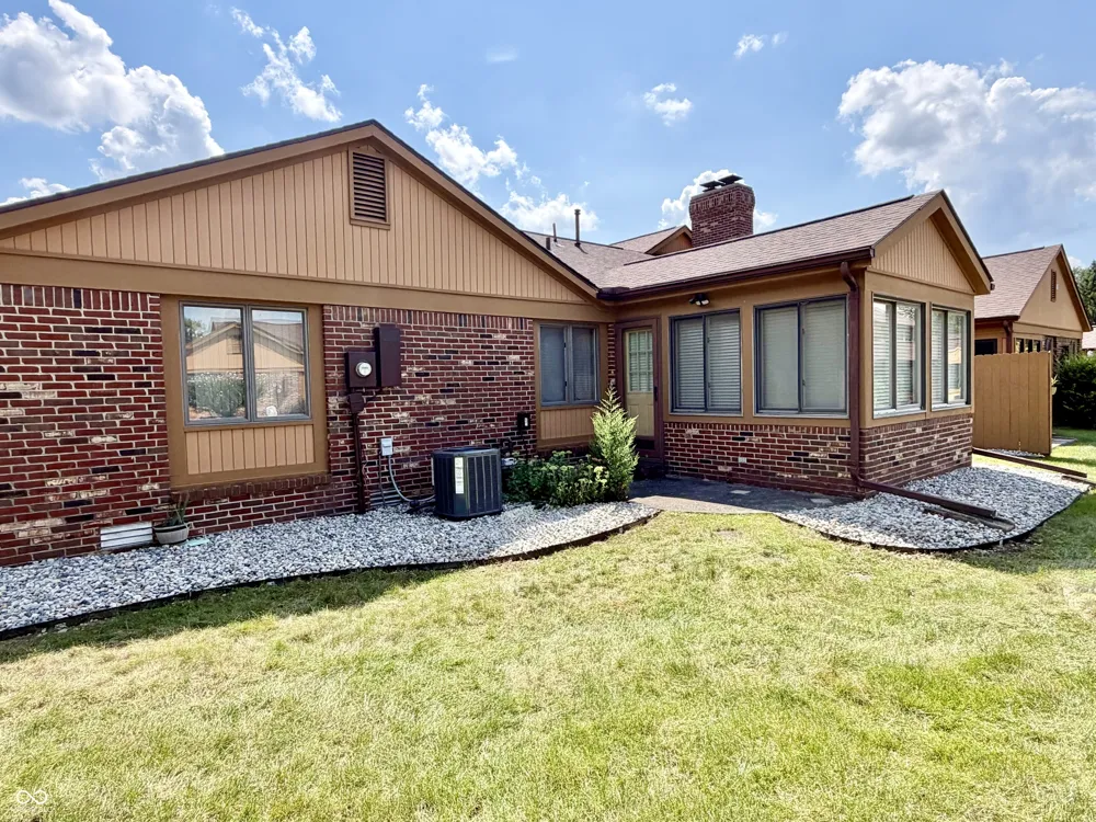 1926 Saint James Place Anderson, IN 46012