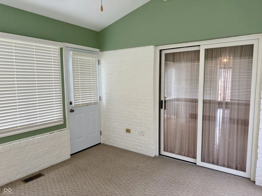 1926 Saint James Place Anderson, IN 46012