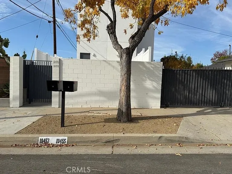 10453 Etiwanda Avenue Porter Ranch, CA 91326