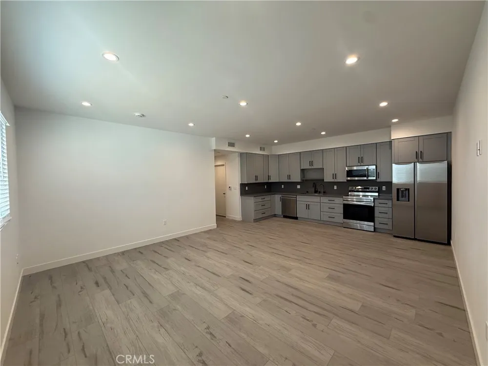 10453 Etiwanda Avenue Porter Ranch, CA 91326