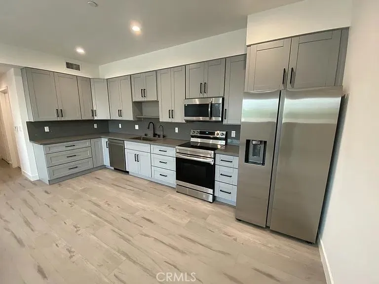 10453 Etiwanda Avenue Porter Ranch, CA 91326