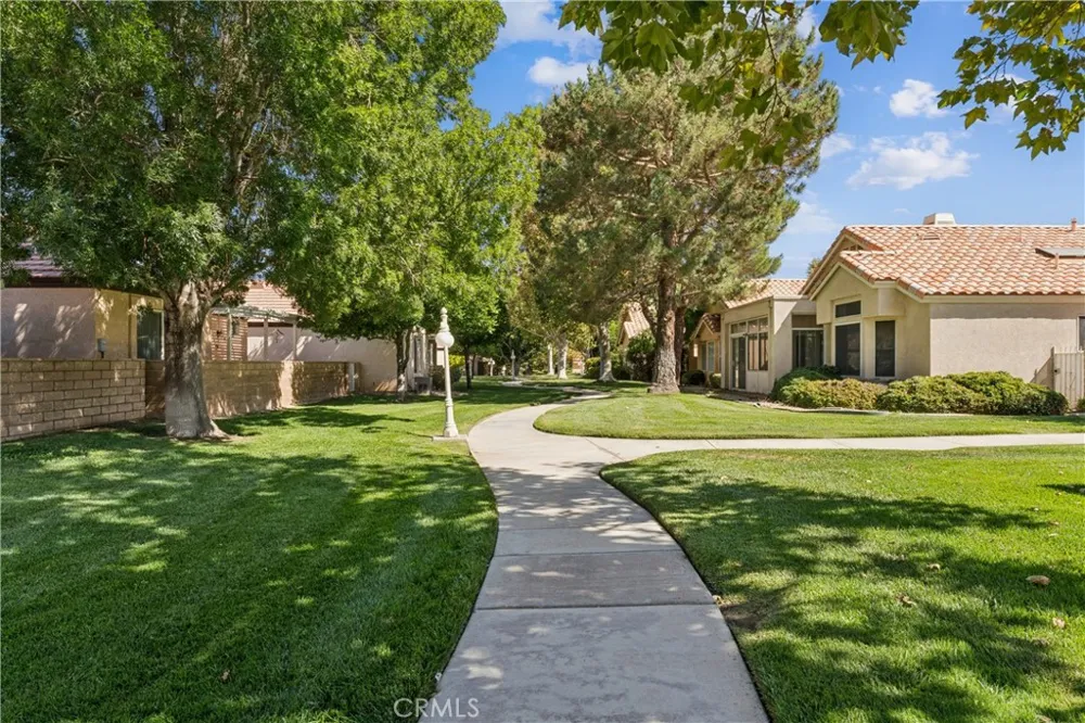 11561 Park Lane Apple Valley, CA 92308