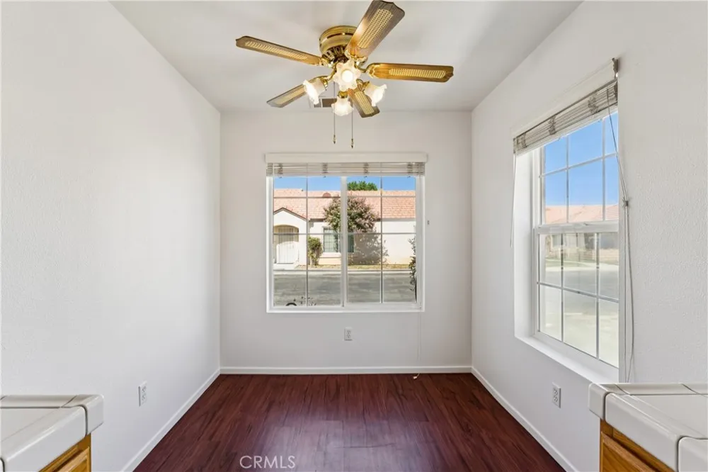 11561 Park Lane Apple Valley, CA 92308