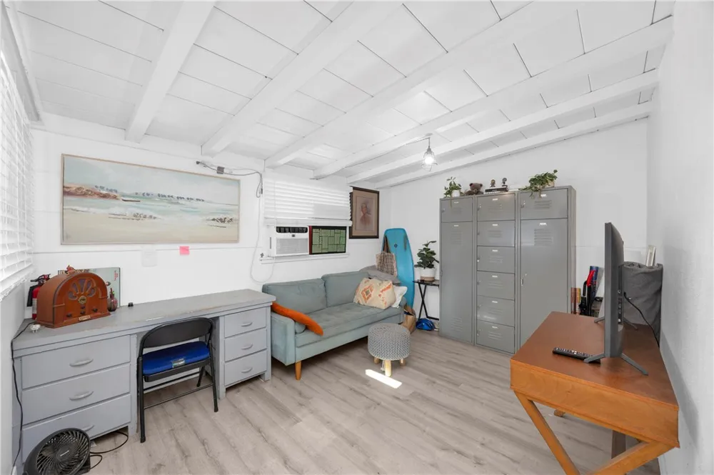 101 E 35th Long Beach, CA 90807