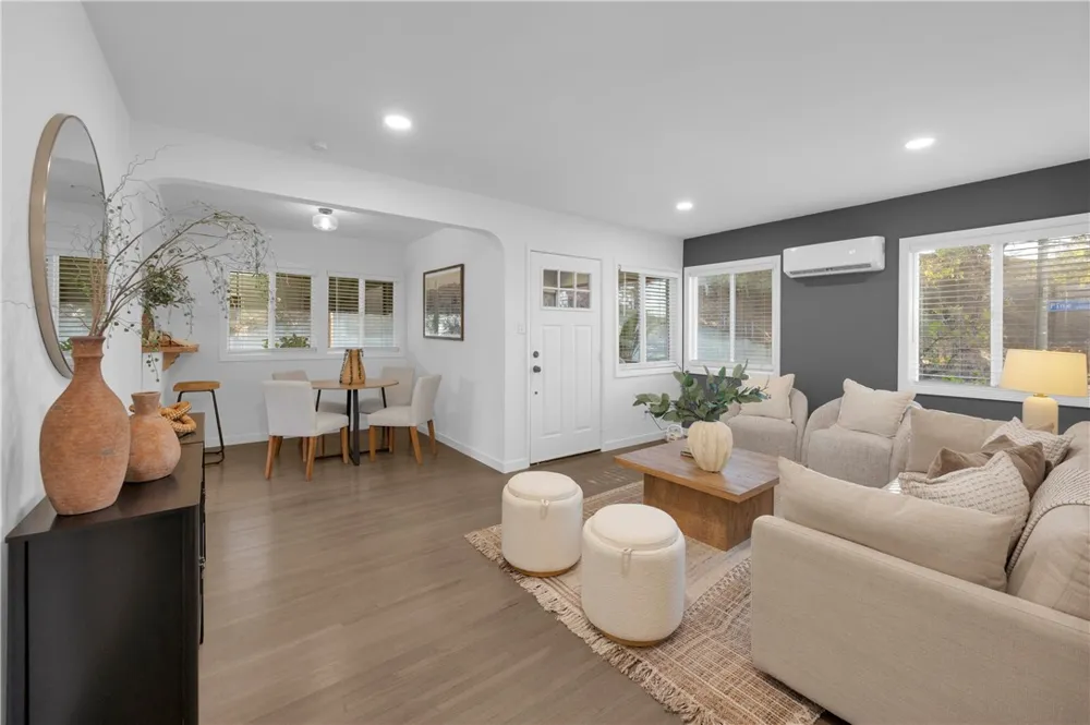101 E 35th Long Beach, CA 90807