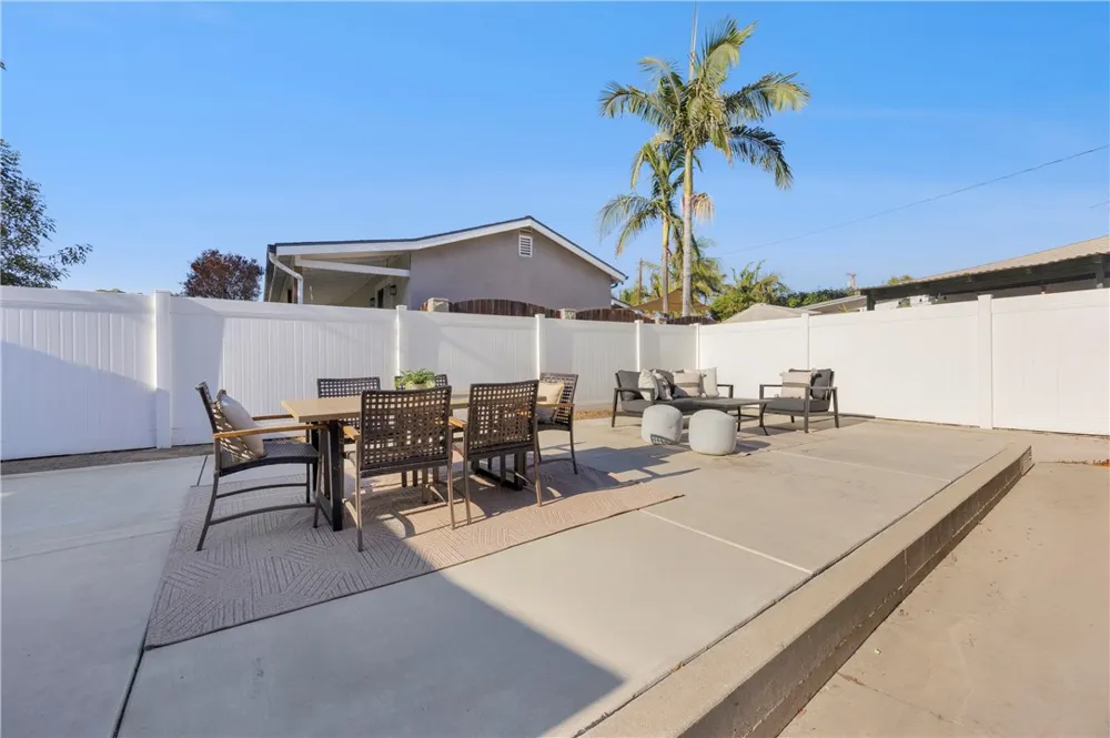 101 E 35th Long Beach, CA 90807