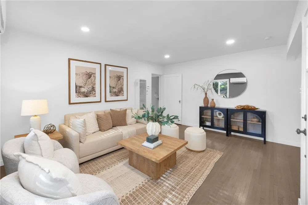 101 E 35th Long Beach, CA 90807