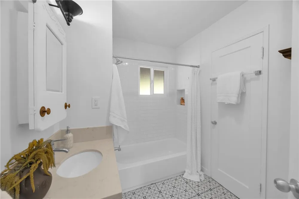 101 E 35th Long Beach, CA 90807