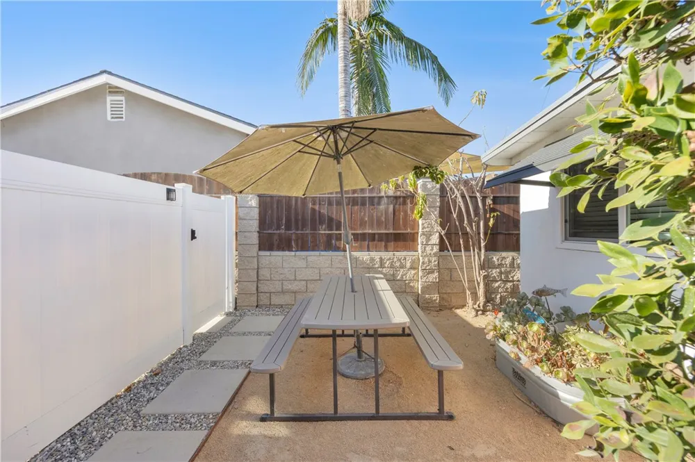 101 E 35th Long Beach, CA 90807