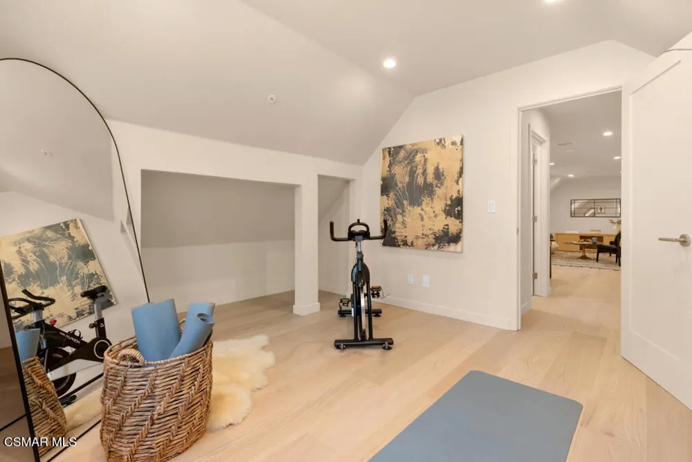5354 Lewis Road Agoura Hills, CA 91301