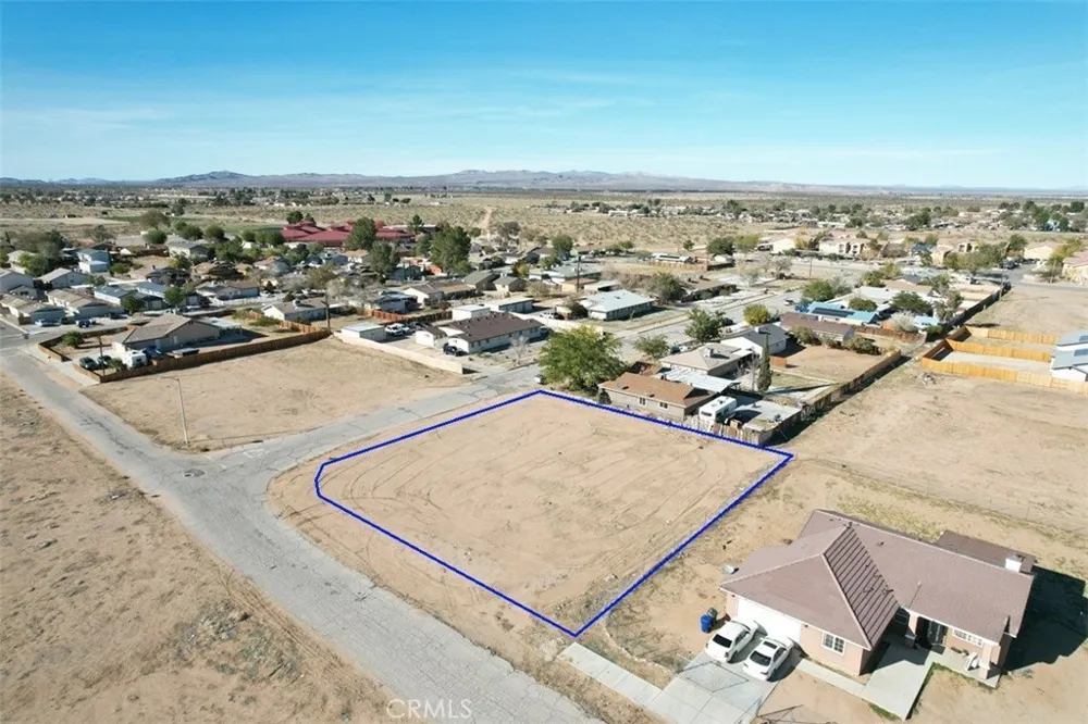 2 Hardy Adelanto, CA 92301
