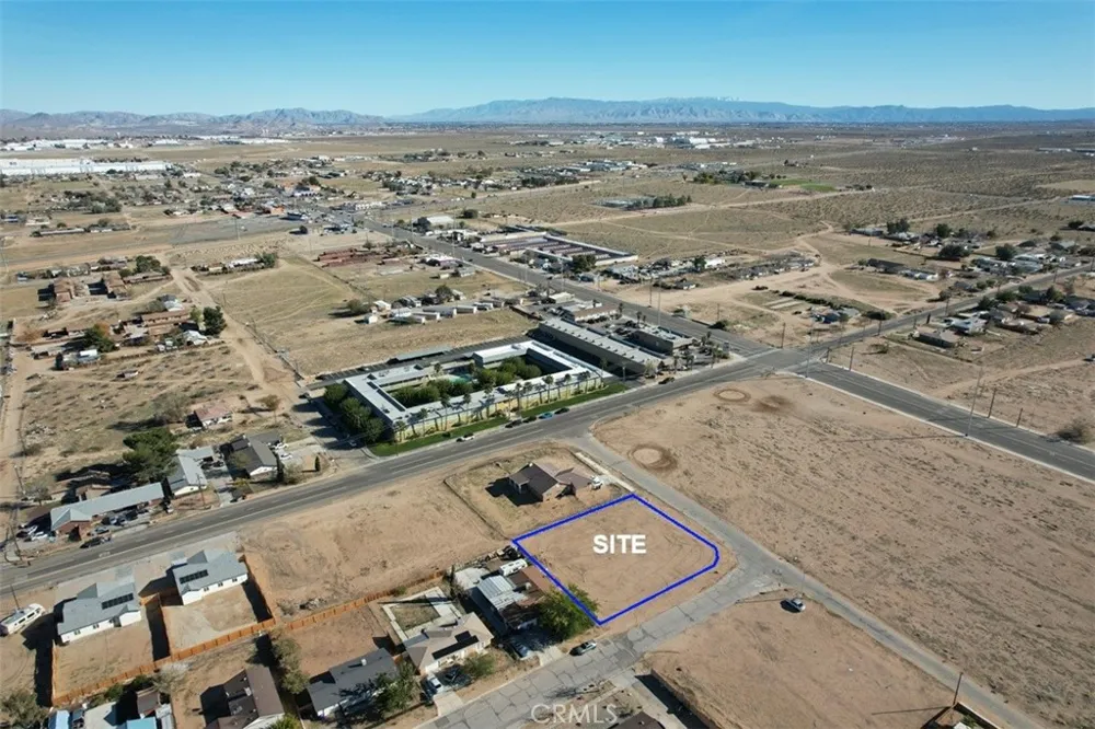 2 Hardy Adelanto, CA 92301