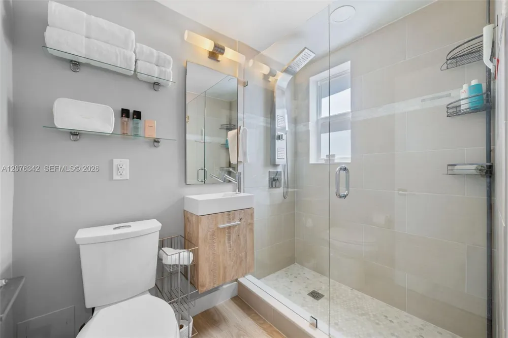 6330 SW 79th St #6 South Miami, FL 33143