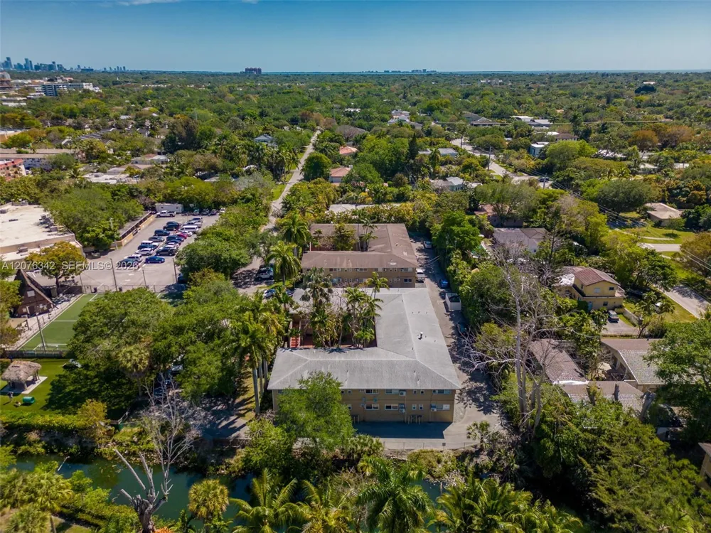 6330 SW 79th St #6 South Miami, FL 33143