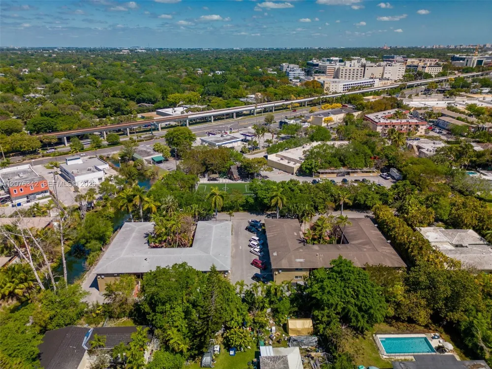 6330 SW 79th St #6 South Miami, FL 33143