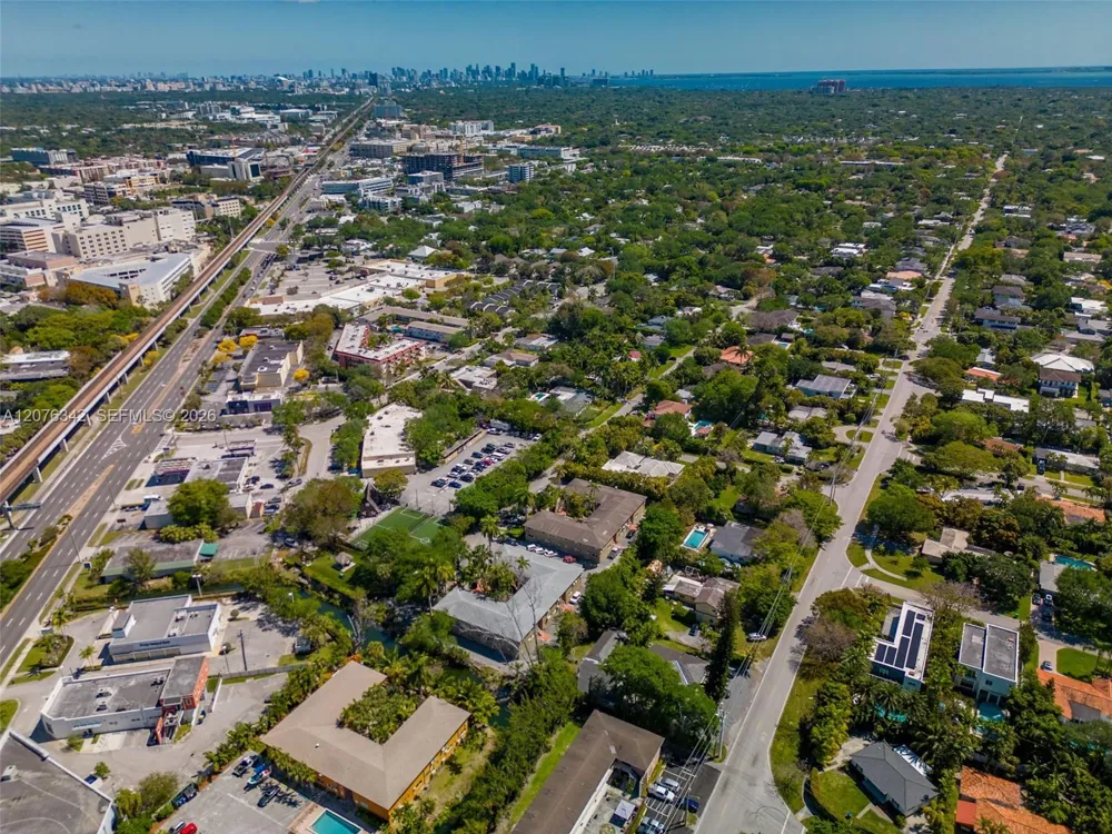 6330 SW 79th St #6 South Miami, FL 33143