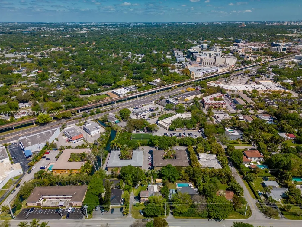 6330 SW 79th St #6 South Miami, FL 33143