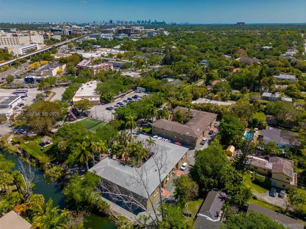 6330 SW 79th St #6 South Miami, FL 33143