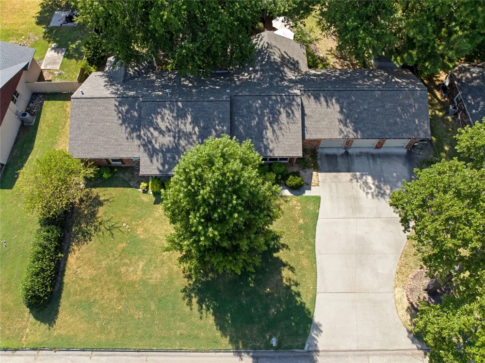 2905 Robin Lane Muskogee, OK 74403