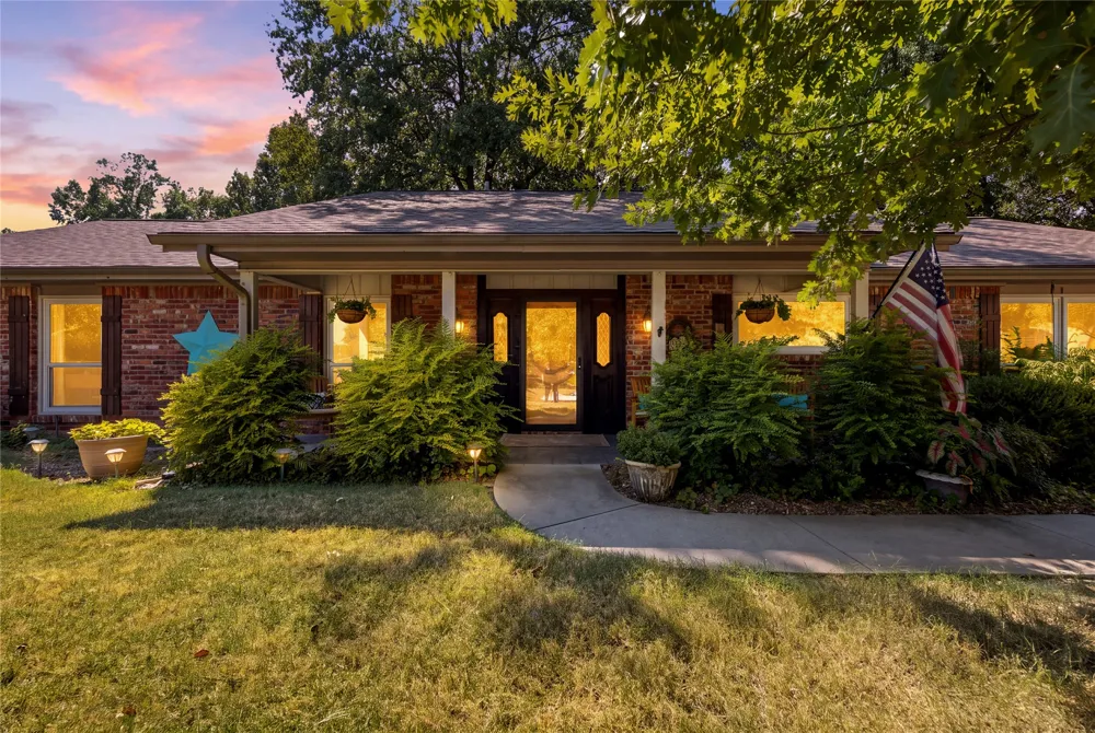 2905 Robin Lane Muskogee, OK 74403