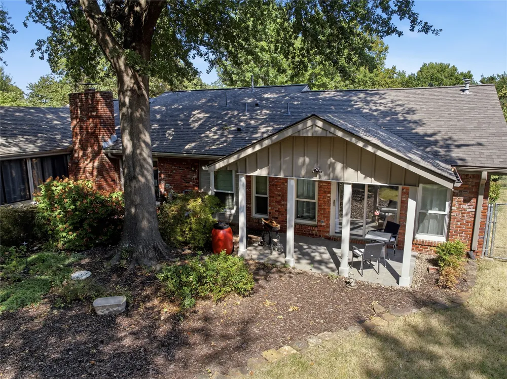 2905 Robin Lane Muskogee, OK 74403