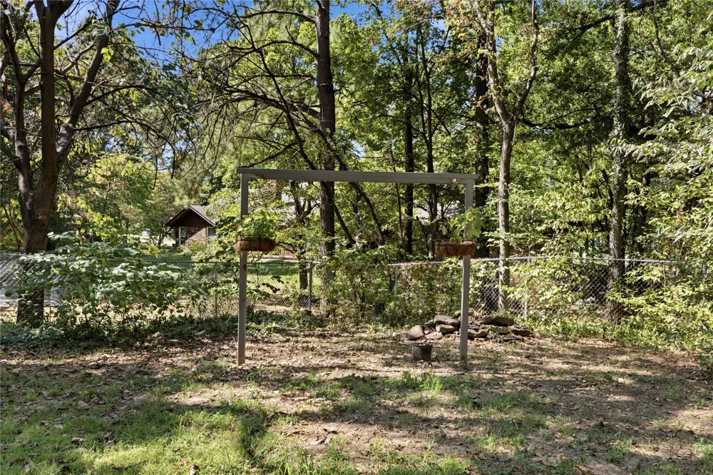 2905 Robin Lane Muskogee, OK 74403