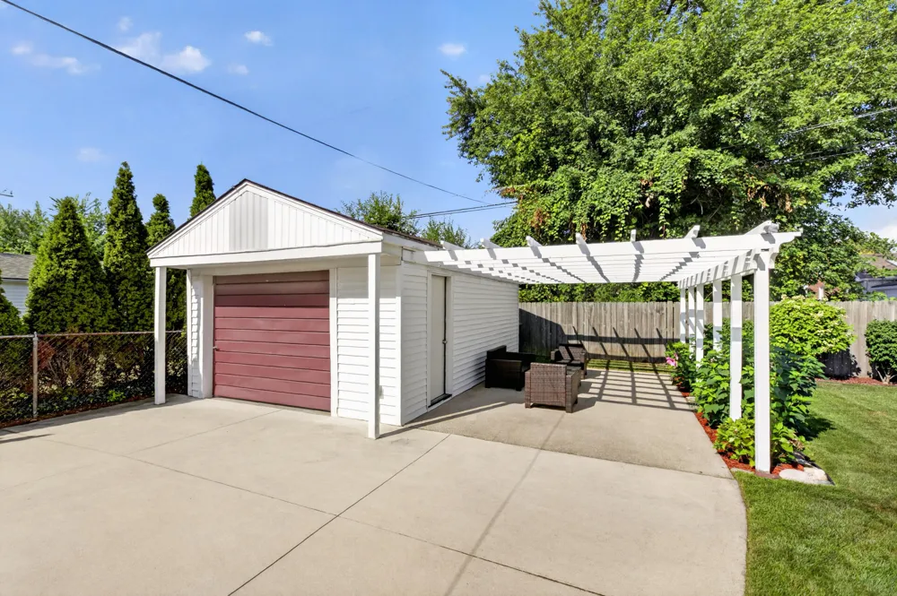 11025 Mayfield Street Livonia, MI 48150