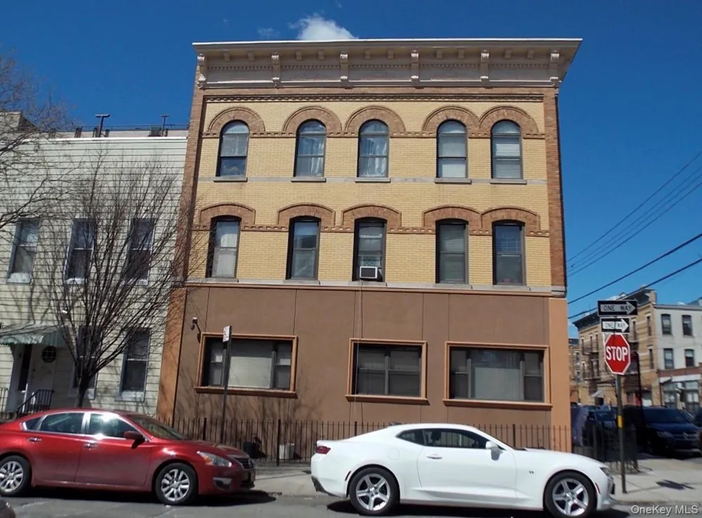 690 fairview ave #1B Ridgewood, NY 11385