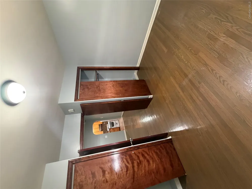690 fairview ave #1B Ridgewood, NY 11385