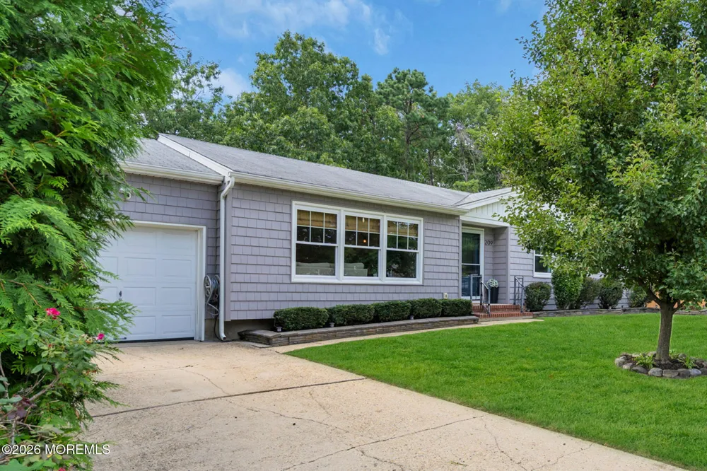 209 Towhee Trail Brick, NJ 08724
