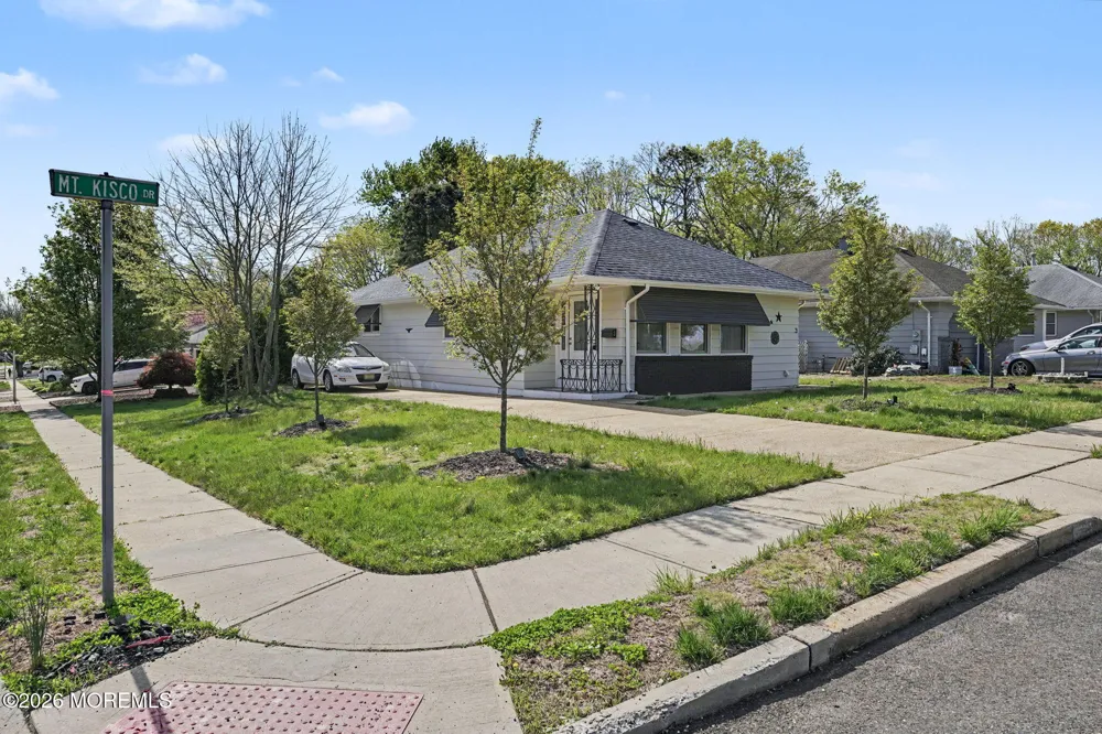 3 Mount Kisco Drive Toms River, NJ 08753