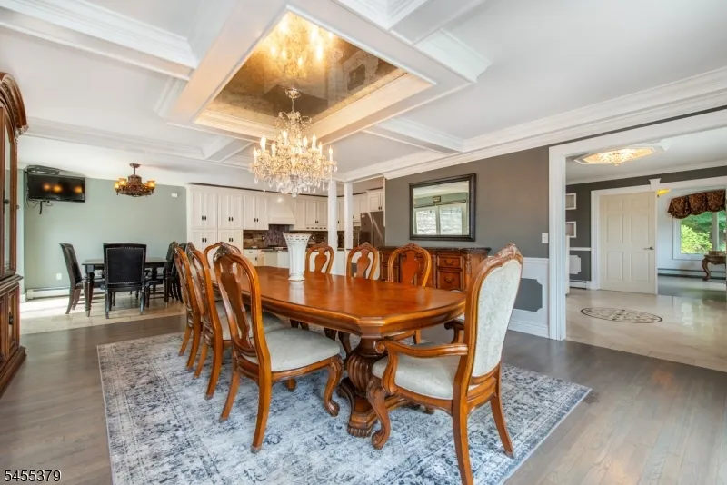 207 Eileen Dr Cedar Grove, NJ 07009