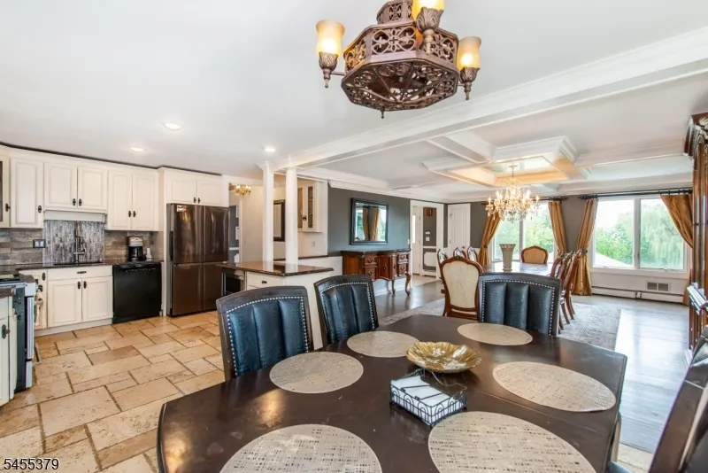 207 Eileen Dr Cedar Grove, NJ 07009