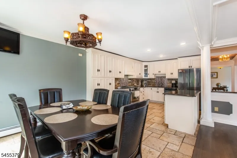 207 Eileen Dr Cedar Grove, NJ 07009