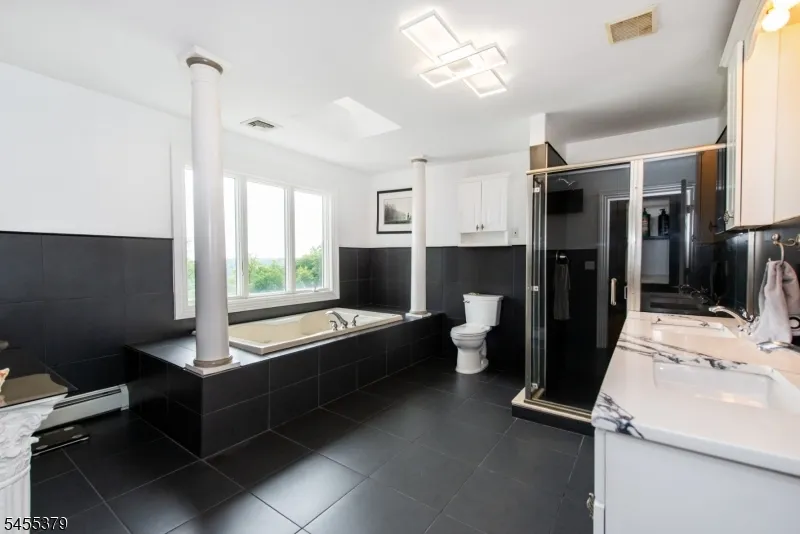 207 Eileen Dr Cedar Grove, NJ 07009