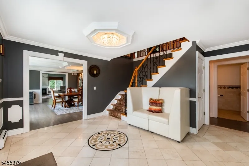 207 Eileen Dr Cedar Grove, NJ 07009