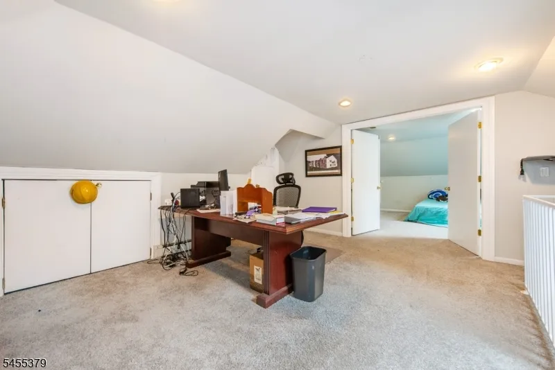 207 Eileen Dr Cedar Grove, NJ 07009