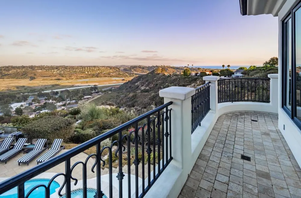 1375 Este Vista Cardiff by the Sea, CA 92007