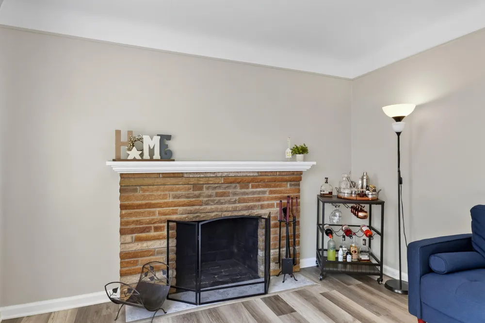 11025 Mayfield Street Livonia City, MI 48150