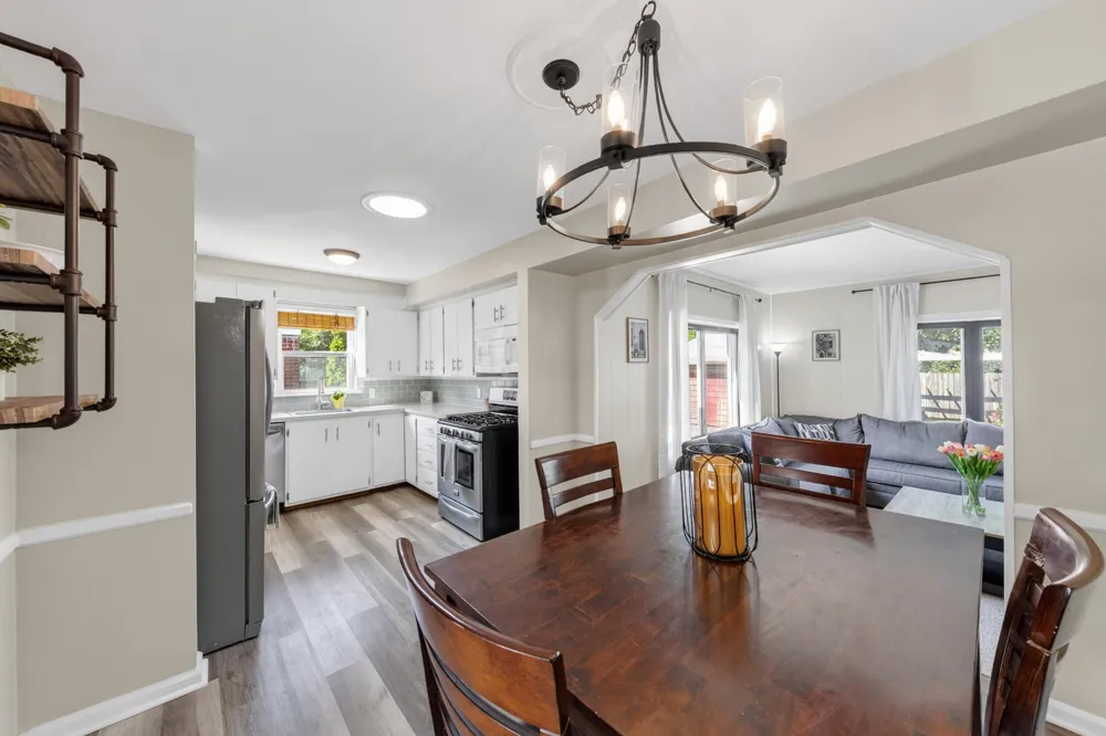 11025 Mayfield Street Livonia City, MI 48150
