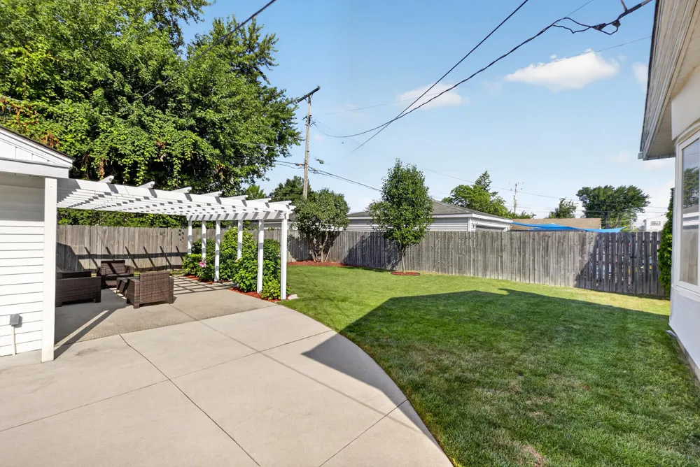 11025 Mayfield Street Livonia City, MI 48150