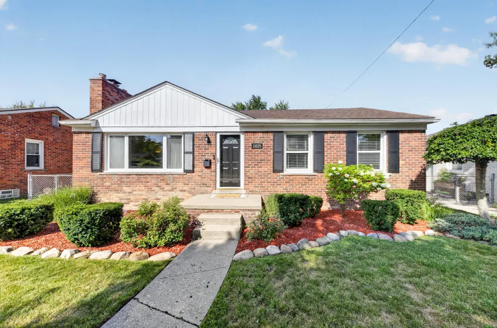 11025 Mayfield Street Livonia City, MI 48150