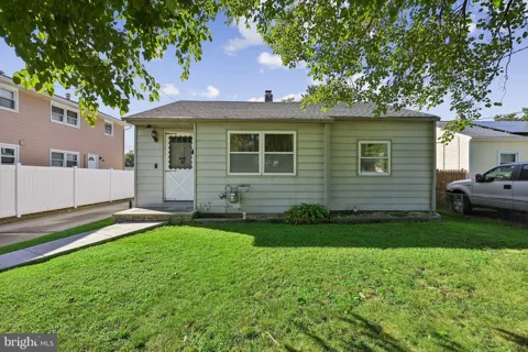 704 W EVESHAM ROAD