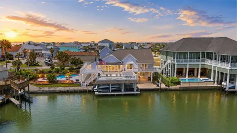 208 Coconut Street