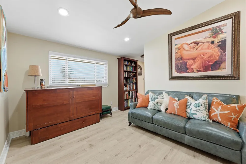 208 Coconut Street Tiki Island, TX 77554