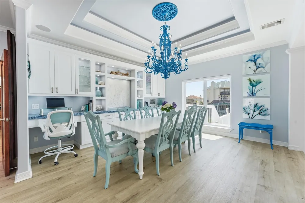 208 Coconut Street Tiki Island, TX 77554