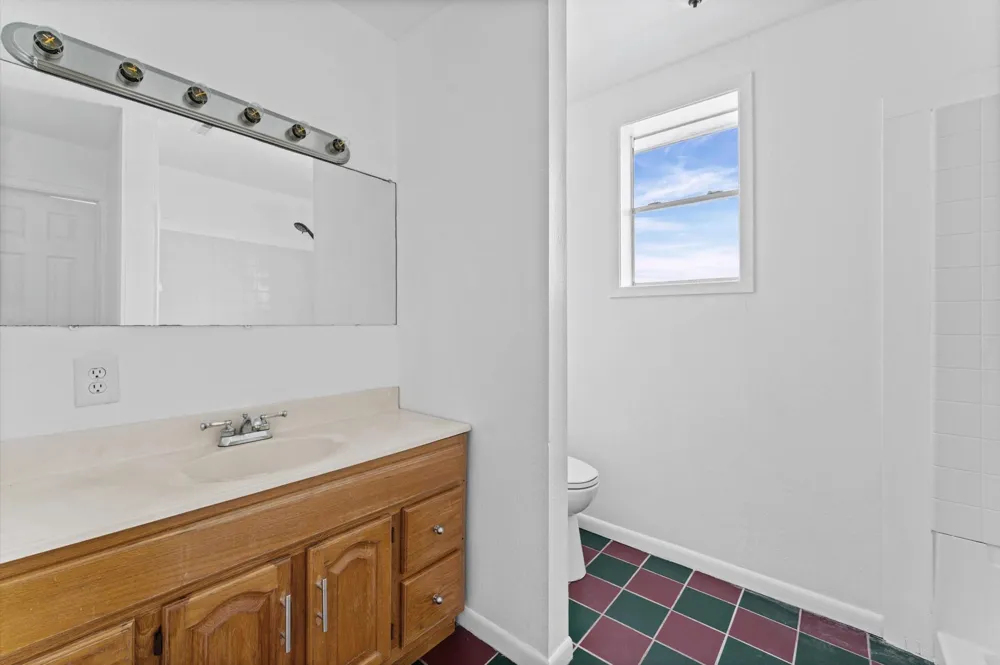 1214 E Oak Street Goliad, TX 77963
