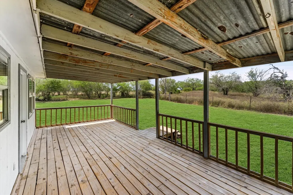 1214 E Oak Street Goliad, TX 77963