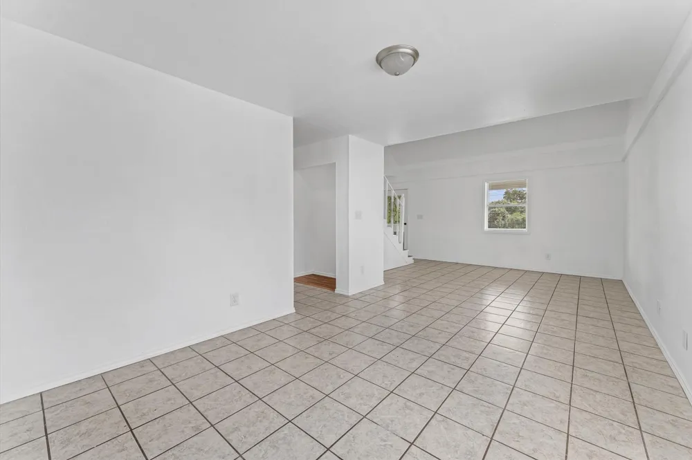 1214 E Oak Street Goliad, TX 77963